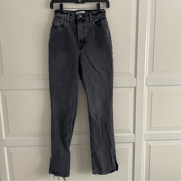 Abercrombie & Fitch l Curve Love 90s Ultra High Rise Straight Jeans 20945 - Picture 4 of 15